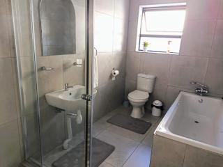 Lady Daisy Boutique Guesthouse - 2