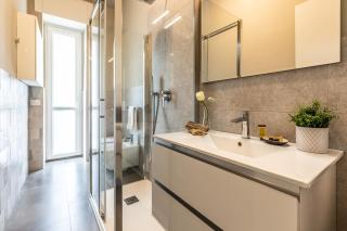 StayEasy Crocetta - Duomo walking, 2 bedrooms 2 baths - 2