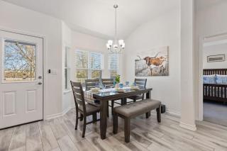 House, 6Bds, 12PPL, Good Neighborhood, Near Meta, BS&W, UMHB, Insurance, Family, Contractor, Pet Welcome Free Parking & Blazing Fast Wi-fi Onsite Book Today - 4
