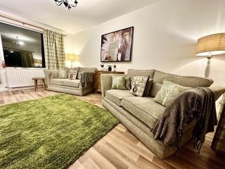 Secluded Hot Tub, With Views - Abergavenny - 1