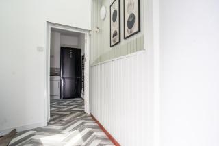 Modern 4BR Home in Dudley - 7