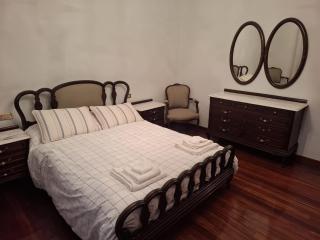 Casa de piedra con jardín - 6