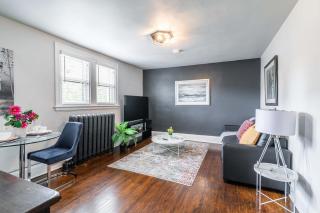 Stylish 1BR Apartment - Heart of James South Hamilton - 9