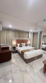 Hotel Soho Bharuch - 3