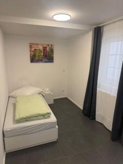 F1- 1 Zimmer Wohnung - 3
