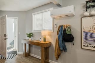 Home in Kansas City 15 mins to KCI with a KING bed and workspace - 6