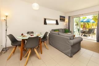 Top-Floor Marina 2 bed Apartment - 4