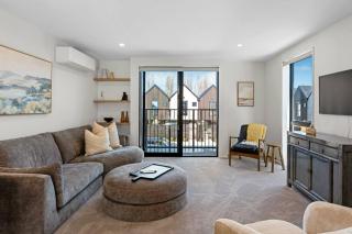 Stay in the Heart of the City 3 Bed 3 Bath - 0