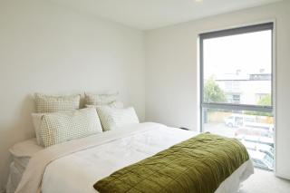 Spacious 3 Bedroom Townhouse Steps from the CBD - 3