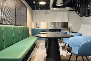 Student Only, Elegant Bronze Studio in Paddington - 6