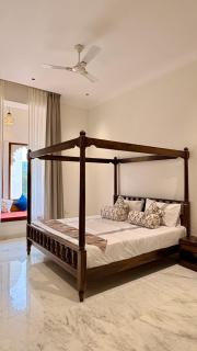 The Classic Crown- Near Lake Pichola - 2