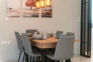 Spacious Modern 3BD Apartment - 7