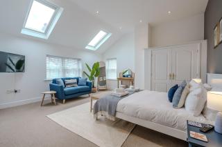 Hidden GEM Cottage Central with Parking - 0