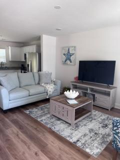 Chic Beach Home Near Airport Casino Coliseum Base - 9