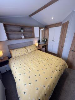 Fantasy Island - Eastgate E5 - The Sierra with Hot Tub - Coastal Caravan Breaks - 1