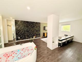 Les Suites Bisous Metz - Jacuzzi & Private Sauna - 2