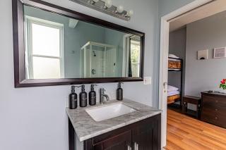 Modern 7BR Retreat - 7