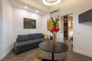 B Home - Diamond in the City Center - 9