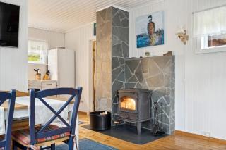 Cozy Forest Cabin in Lofoten Peaceful and Central -  - 1