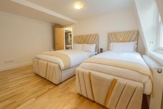 Spacious 2 bedroom apartment in Soho no lift 11WD - 2