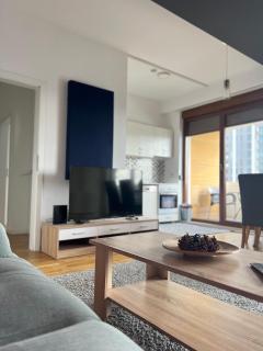 Highrise Apartment - 8