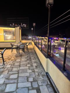 Hyatt Hotel & Aparments - 8