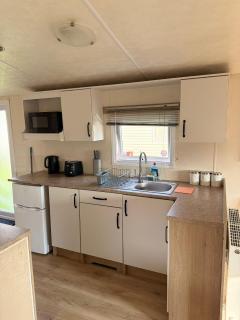 Lovely 6 Berth Caravan At Seawick Holiday Park, Essex Ref 27005Mv - 0