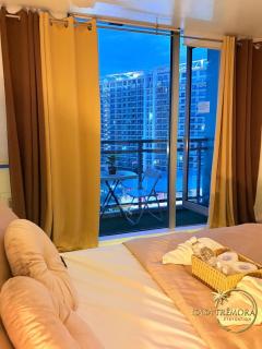 Azure Staycation by Casa Tremora - 6