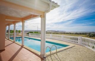 Bay View Villa in Vale da Lama - 8