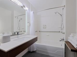 Holiday Inn Express & Suites Augusta West - Ft Gordon Area by IHG - 7