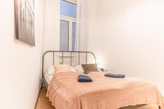 3BR Apartment with Nice Location in Vienna For Long Stays - 1