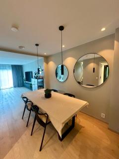 Spacious, central 3 BR house with parking - 3