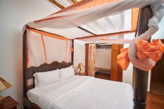 Ornella House Resort: Spacious 5-Bed Villa in Tropical Malindi - 3