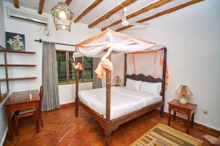 Ornella House Resort: Spacious 5-Bed Villa in Tropical Malindi - 2