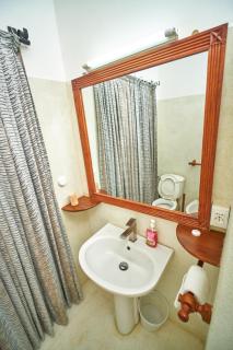 Ornella House Resort: Spacious 5-Bed Villa in Tropical Malindi - 1