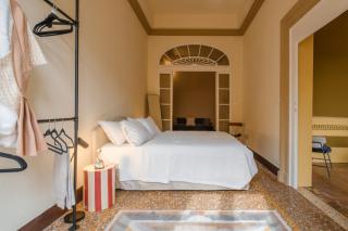 Unique Bologna Penthouse with Frescoes and Charm - 9