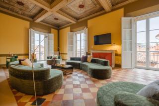 Unique Bologna Penthouse with Frescoes and Charm - 4