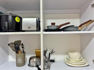 1-BR condo unit near Rockwell, Poblacion - Manilla - 6