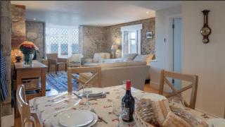 The Old Boat House, Seaview - Seafront three bedroom cottage with separate two bedroom annexe - 9
