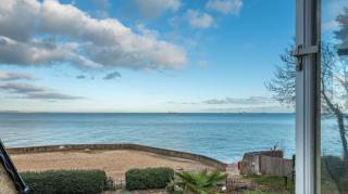The Old Boat House, Seaview - Seafront three bedroom cottage with separate two bedroom annexe - 7