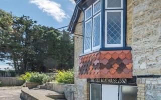 The Old Boat House, Seaview - Seafront three bedroom cottage with separate two bedroom annexe - 5