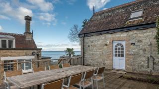 The Old Boat House, Seaview - Seafront three bedroom cottage with separate two bedroom annexe - 4
