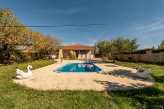 Villa Serena with pool - 1