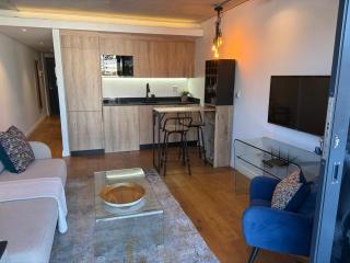 Modern Apartment in The Docklands, de Waterkant, Cape Town stunning views, gorgeous pool deck - 4