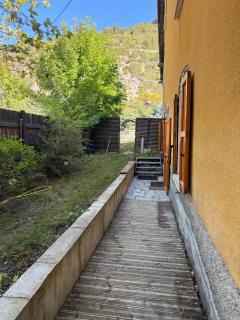 T2 avec jardin Jausiers - 4