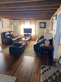 Spacious 4 bedroom Cottage close to Glendale Lake and State Park - 6