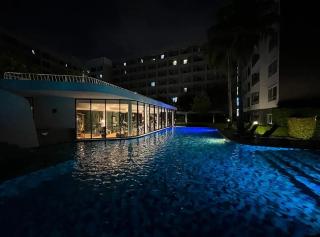 Pool View 1BR Near BTS Quiet & Cozy Stay - 6