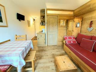 Studio-cabine rénové, ski-aux-pieds, balcon sud, 4 pers, Plagne Villages, centre station - FR-1-351-29 - La Plagne - 6