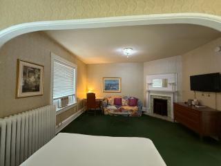 Windsor Inn Hotel - 7