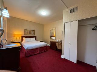 Windsor Inn Hotel - 2